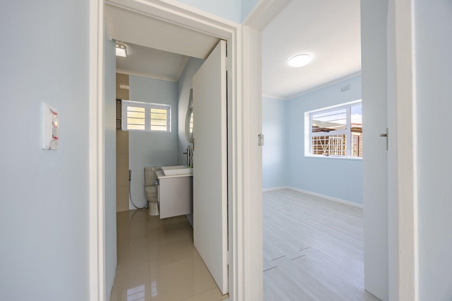 4 Bedroom Property for Sale in Zeekoevlei Western Cape